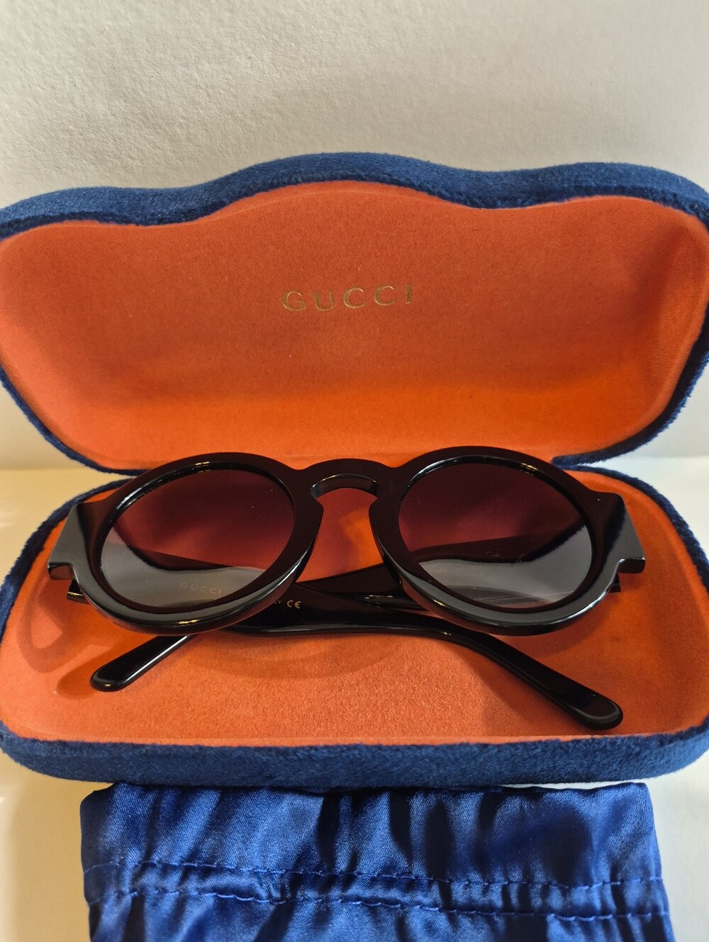 GUCCI Black Sunglasses Arm - Gold Logo